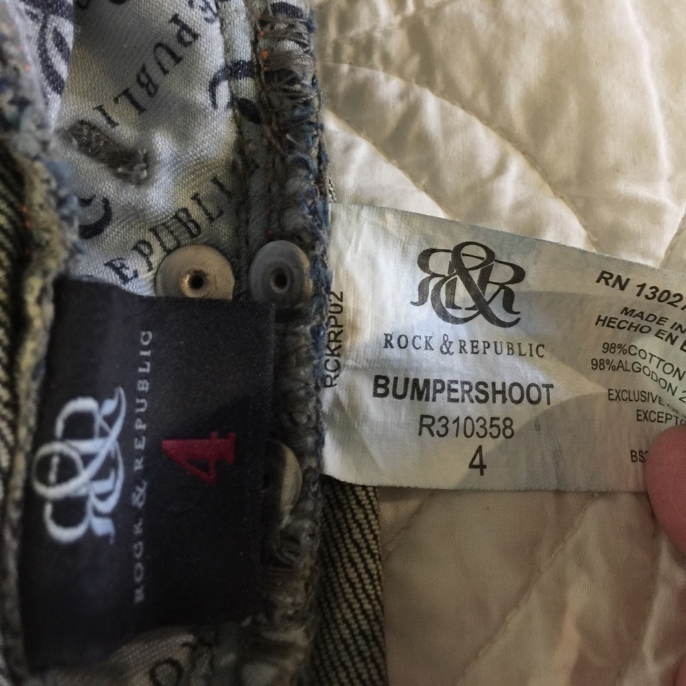 Rock & Republic shorts size 4 - Picture 4 of 4
